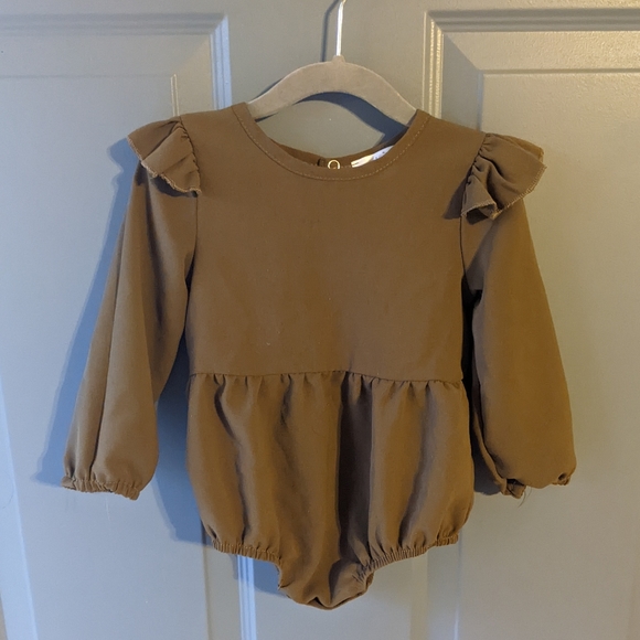 Olive green long sleeve bubble romper - Picture 1 of 7